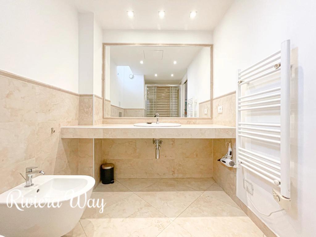 2 room apartment in Cannes, photo #9, listing #106248114