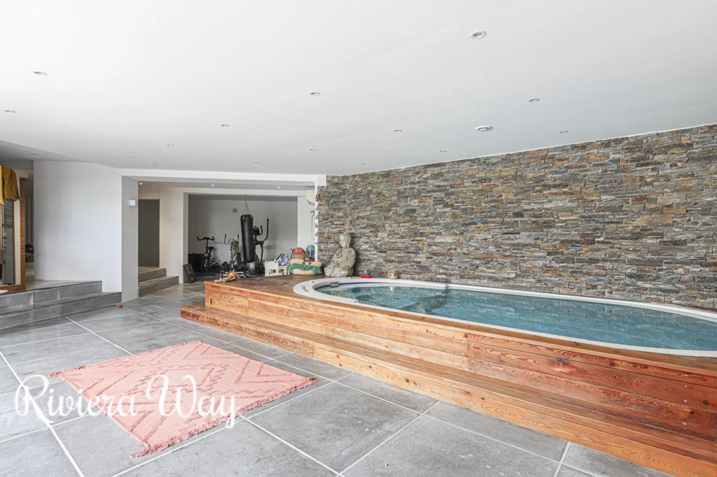 5 room villa in La Gaude, photo #6, listing #104471472