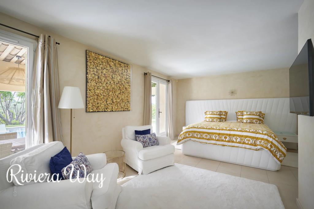 10 room villa in Saint-Tropez, photo #10, listing #91395318