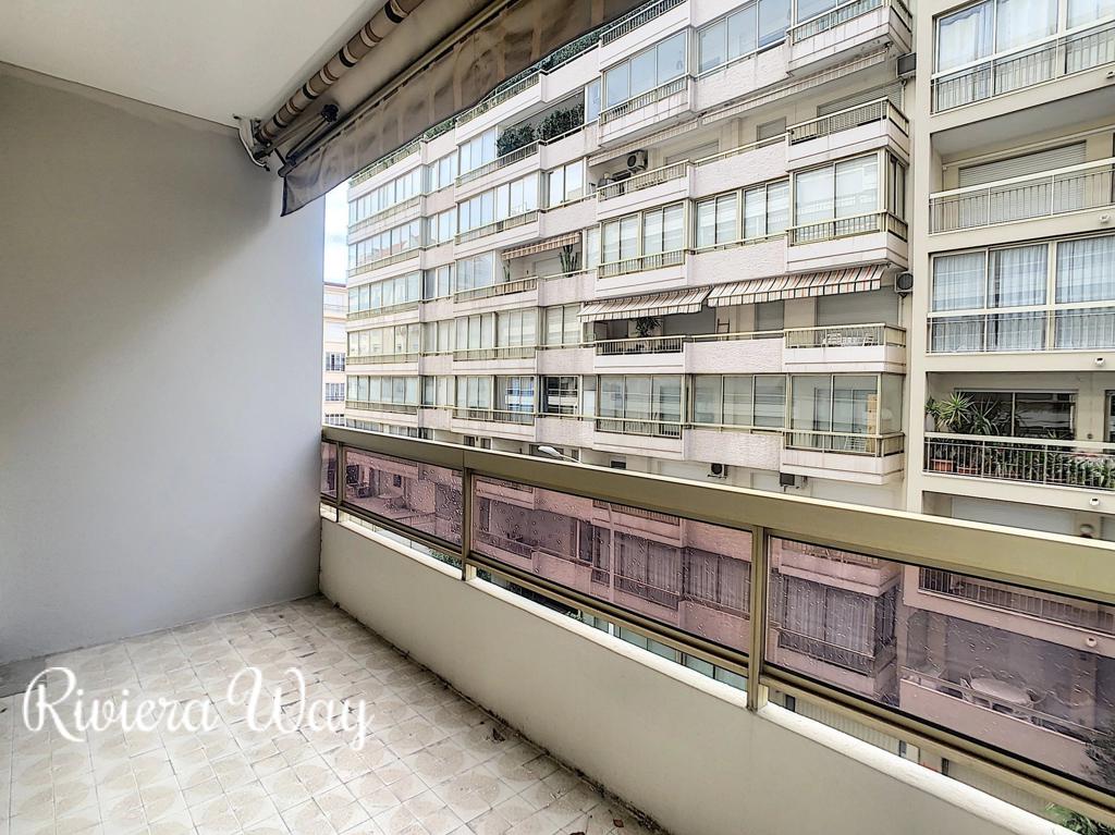 3 room apartment in Cannes, photo #5, listing #102097254