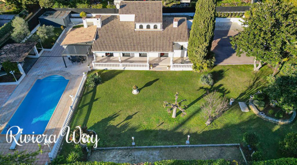 6 room villa in Mougins, photo #1, listing #105091560