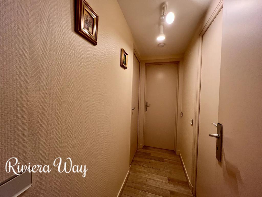 3 room apartment in Antibes, photo #8, listing #103975536