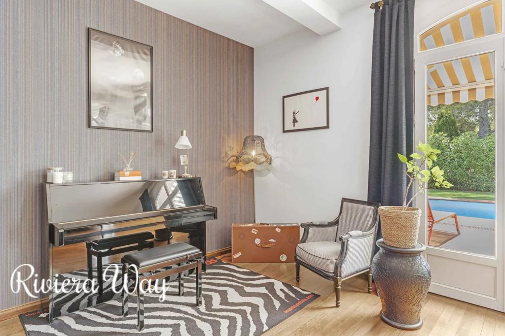 7 room villa in Toulon, photo #6, listing #103975200