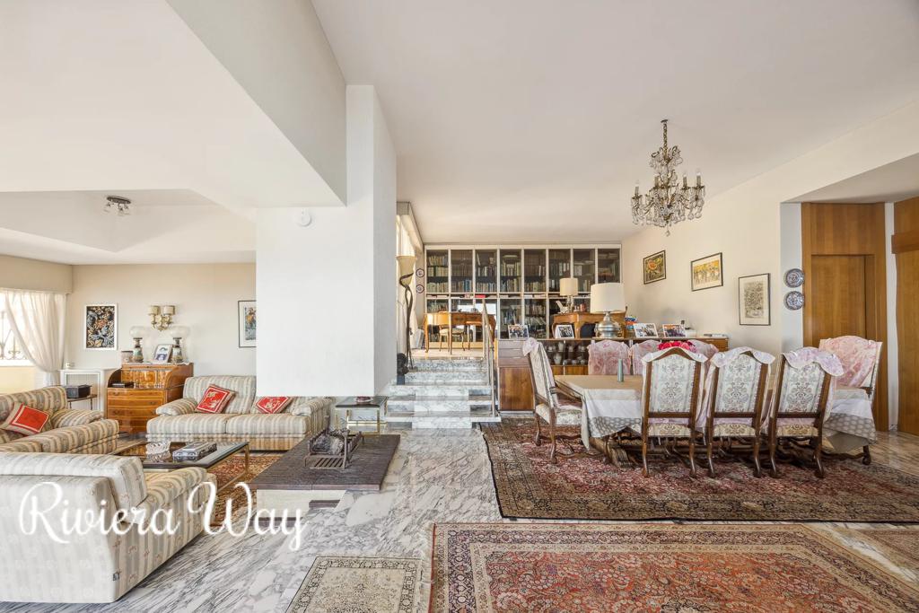 Villa in Villefranche-sur-Mer, photo #7, listing #102866148