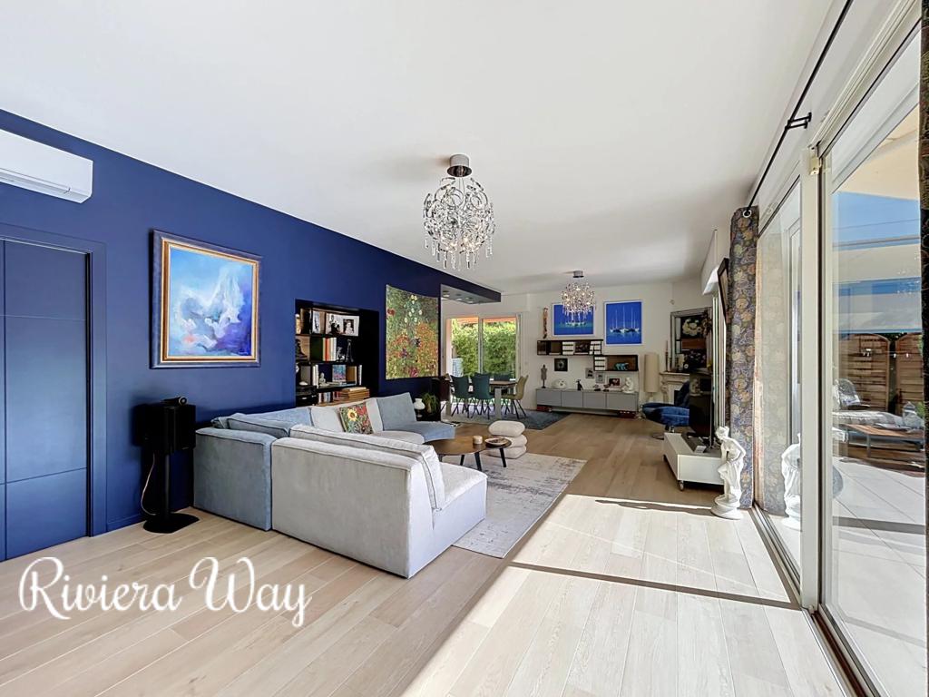 6 room villa in Cap d'Antibes, photo #10, listing #107118396
