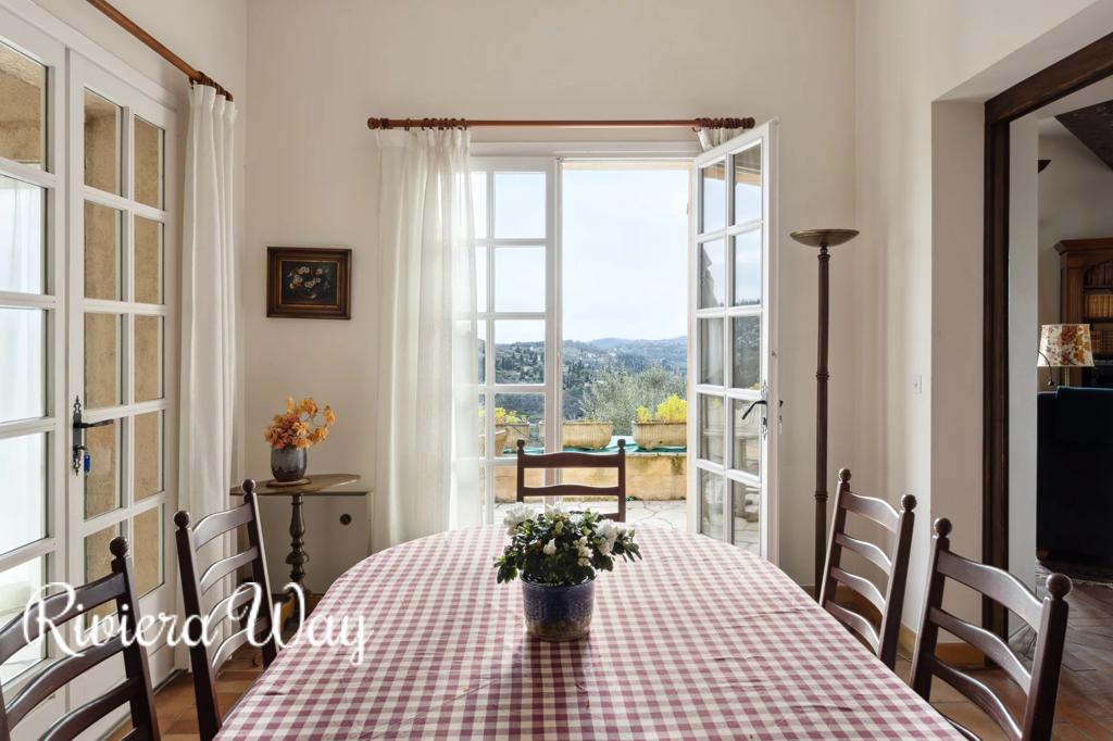 7 room villa in Grasse, photo #8, listing #99509508