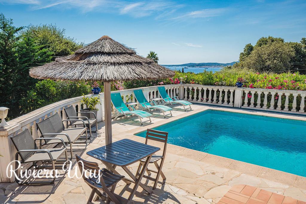 6 room villa in Grimaud, photo #1, listing #104480586