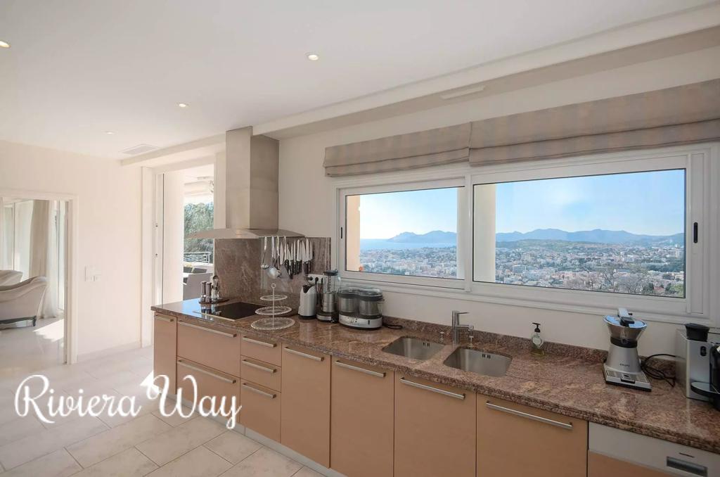 7 room villa in Le Cannet, photo #5, listing #86302482
