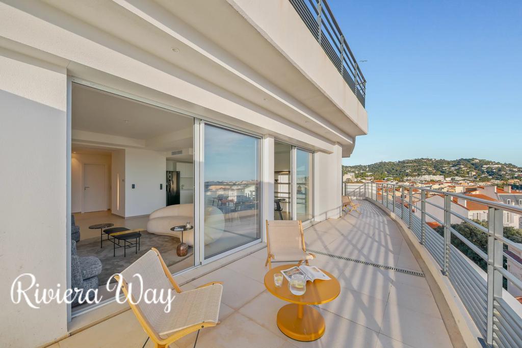 4 room penthouse in Cannes, photo #10, listing #106165836