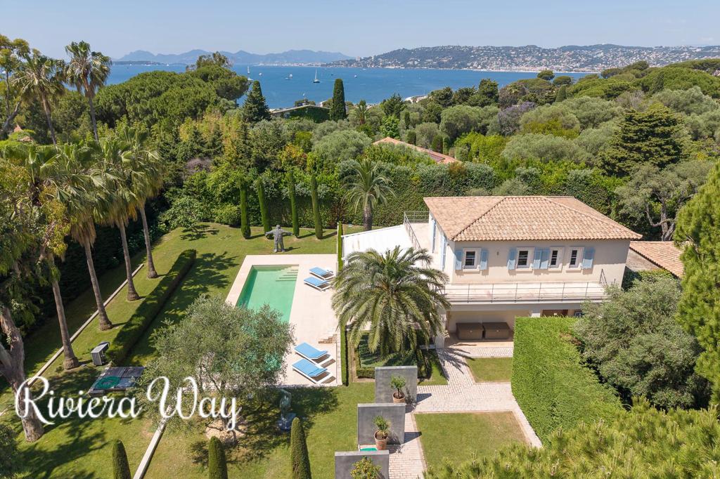 Villa in Cap d'Antibes, photo #1, listing #106452444