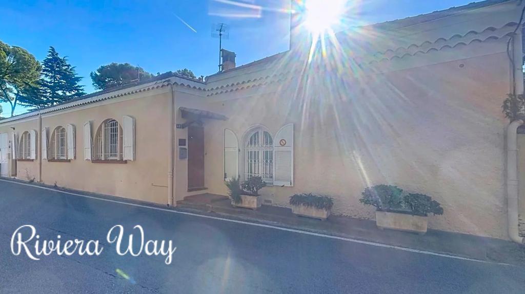4 room apartment in Cap d'Antibes, photo #1, listing #107077656