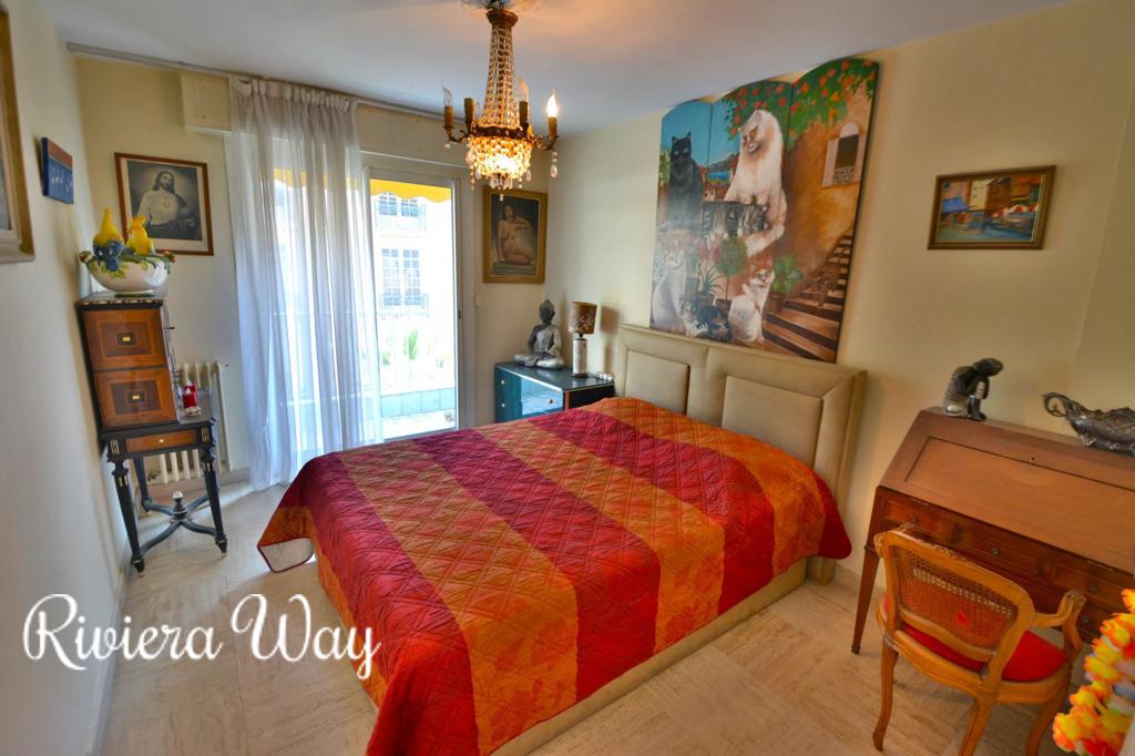 4 room apartment in Juan-les-Pins, photo #2, listing #102778284