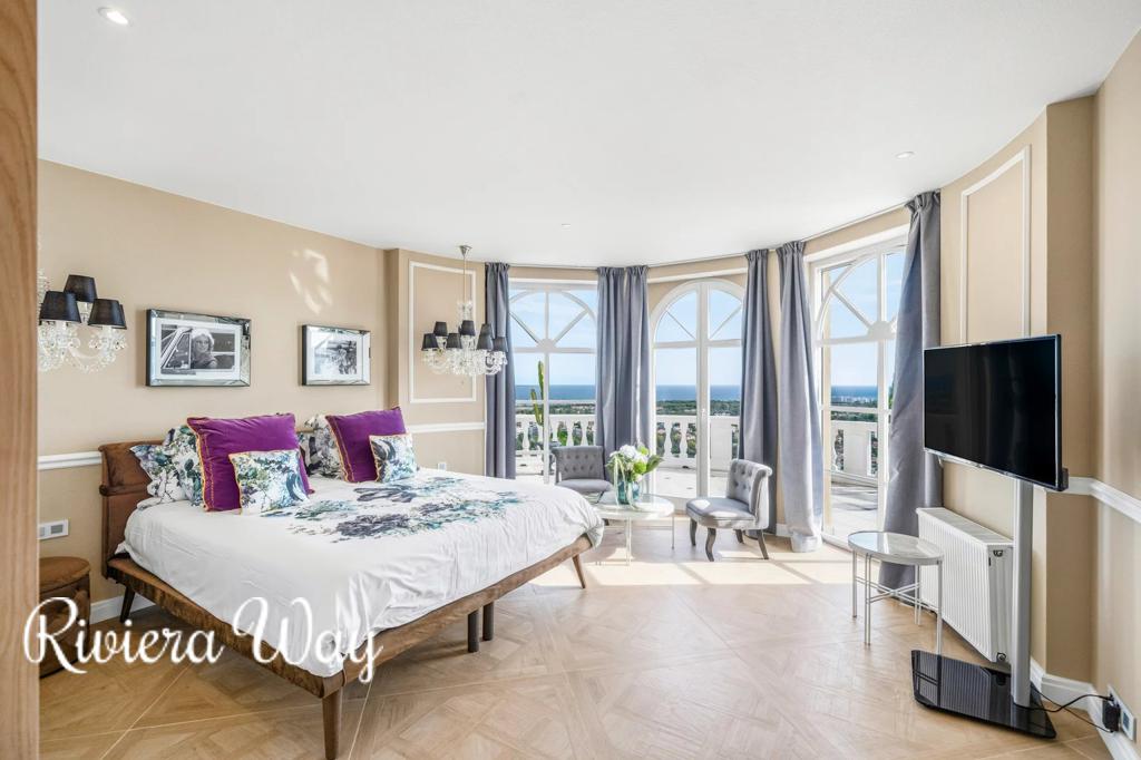 8 room villa in Mandelieu-la-Napoule, photo #3, listing #104510742