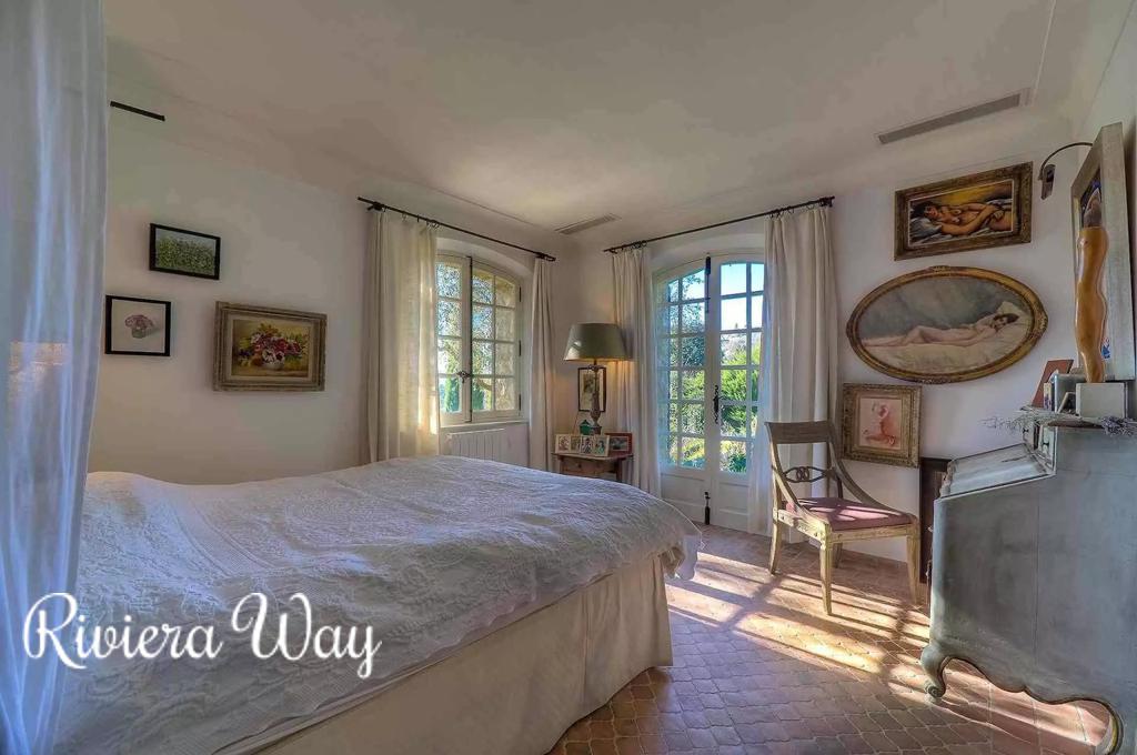 9 room villa in Mougins, photo #2, listing #100738302