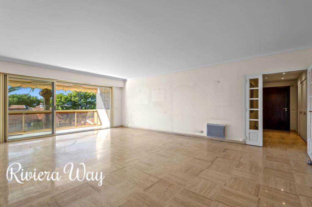 4 room apartment in Le Cannet, photo #1, listing #104520528