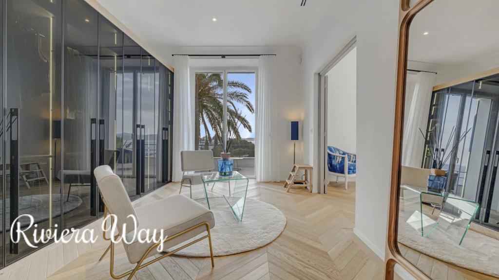 7 room villa in Sainte-Maxime, photo #10, listing #106575084