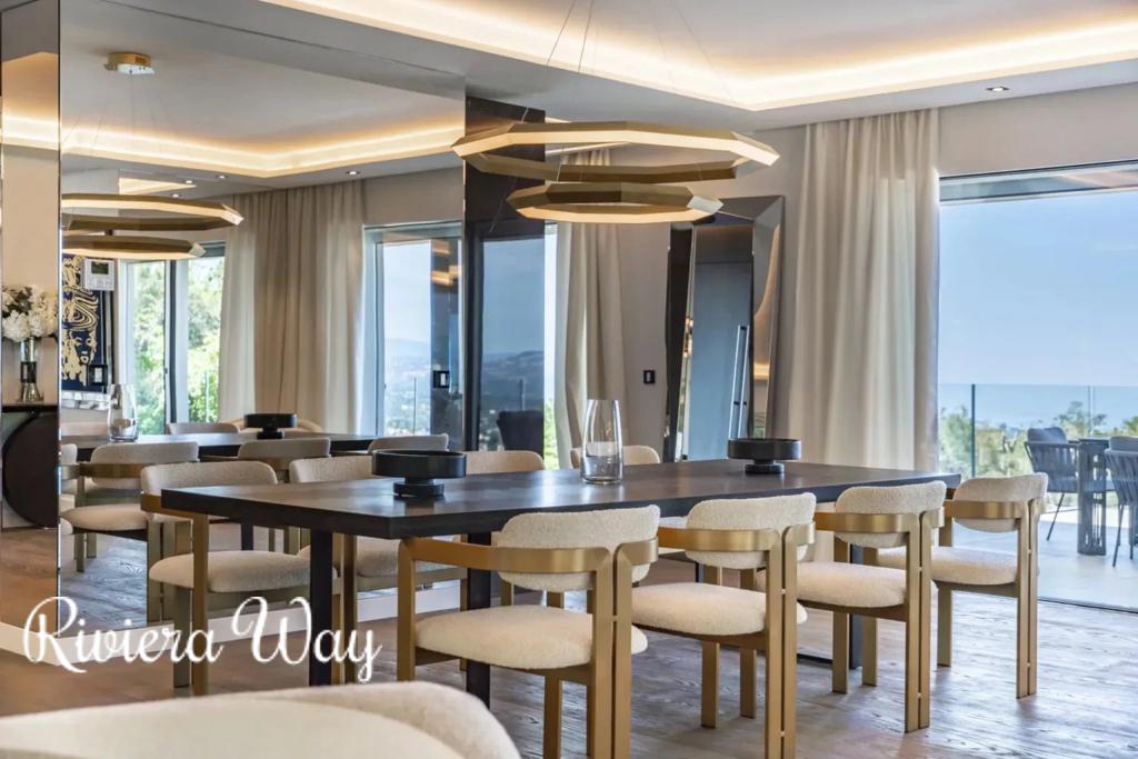 12 room villa in Cannes, photo #10, listing #93664662
