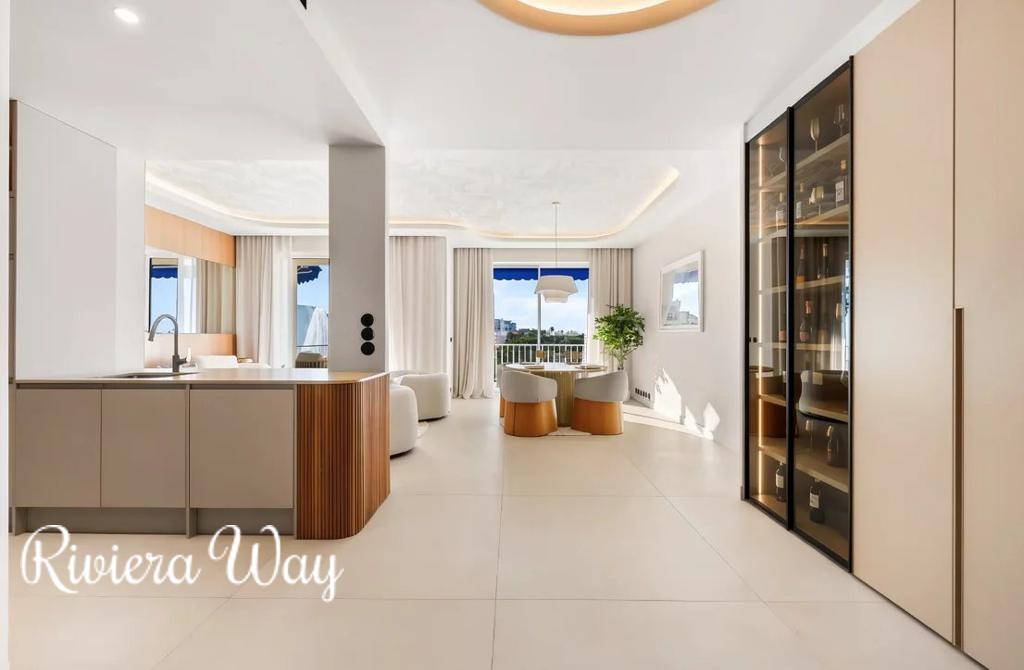 3 room apartment in Cannes, photo #4, listing #106401792
