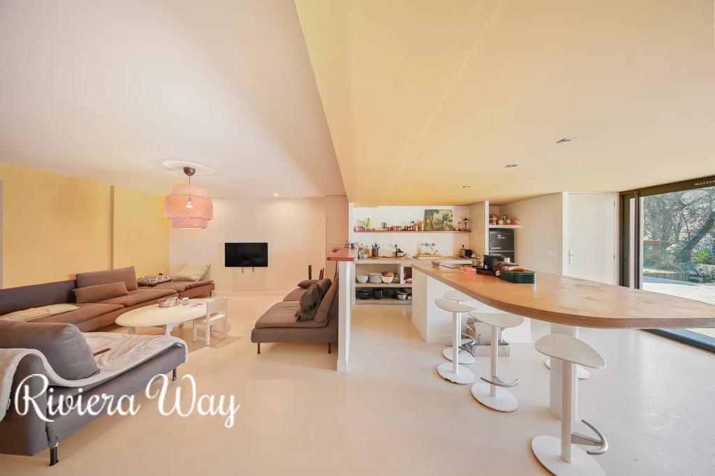 11 room villa in Toulon, photo #7, listing #105959448