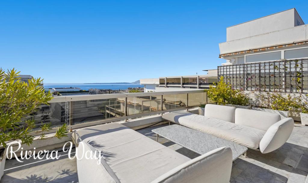 4 room apartment in Antibes, photo #2, listing #105721812