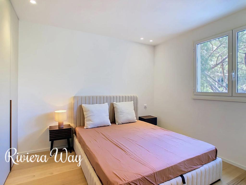 4 room apartment in Cannes, photo #6, listing #106122366