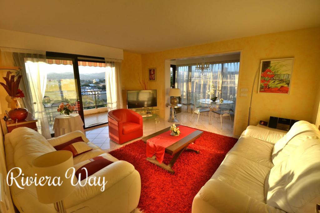 3 room apartment in Juan-les-Pins, photo #4, listing #101189550