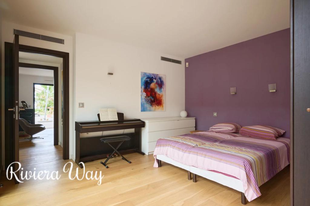 10 room villa in La Croix-Valmer, photo #9, listing #102842418