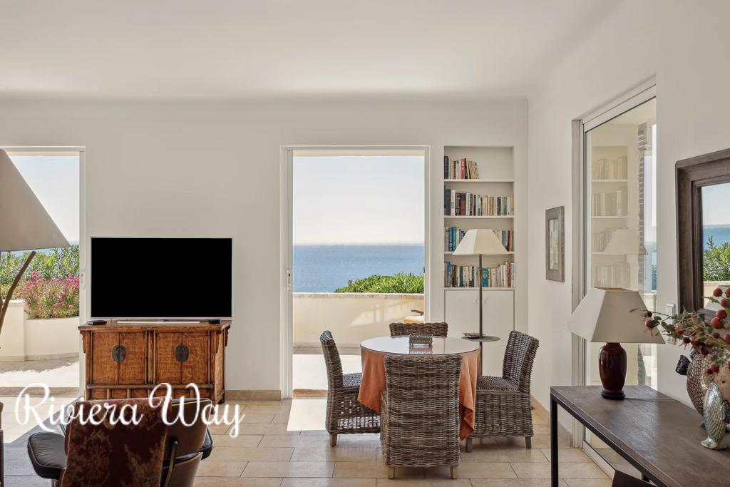 6 room villa in Cap d'Antibes, photo #10, listing #99759702