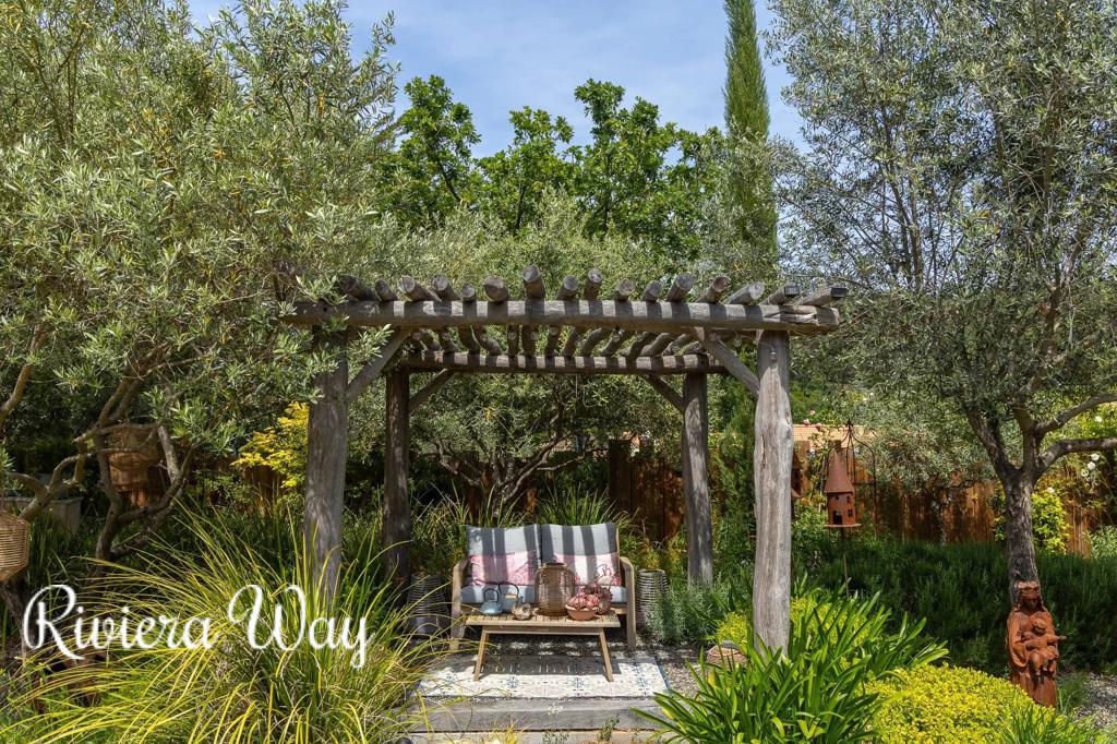 6 room villa in Draguignan, photo #6, listing #106225560