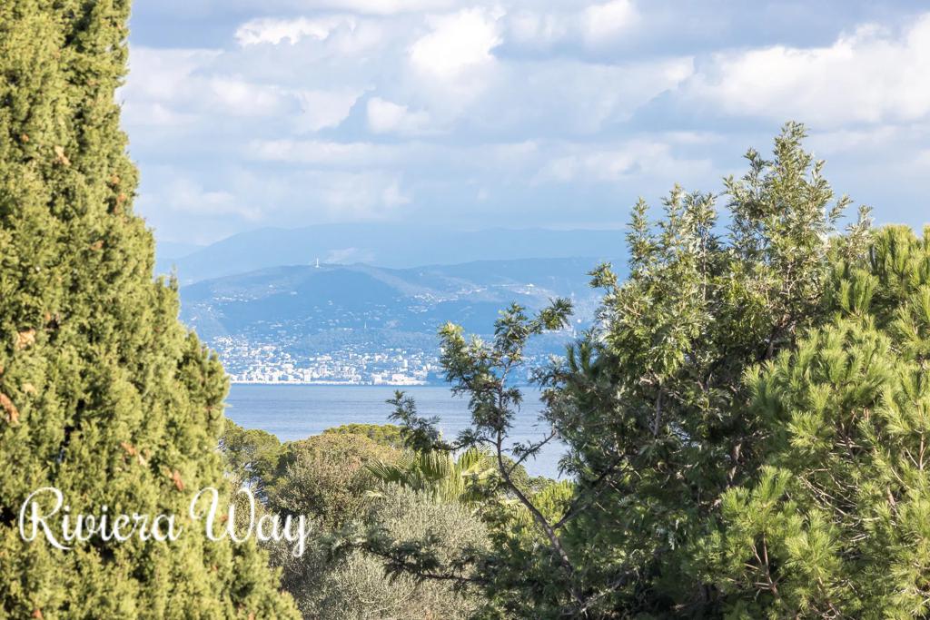 Apartment in Antibes, photo #5, listing #104836452