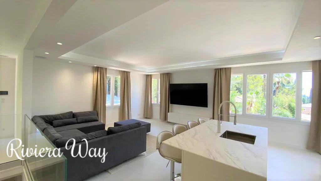 8 room villa in Mougins, photo #5, listing #106864044