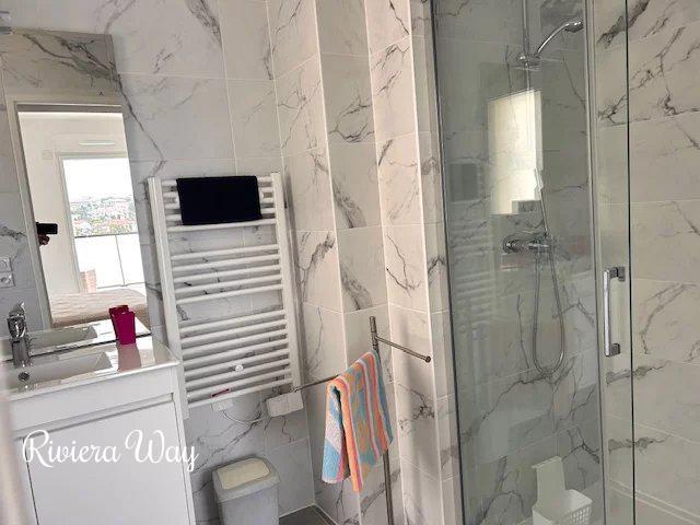 2 room apartment in Cannes, photo #2, listing #103487412