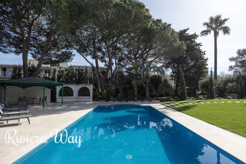 7 room villa in Cap d'Antibes, photo #3, listing #99423702