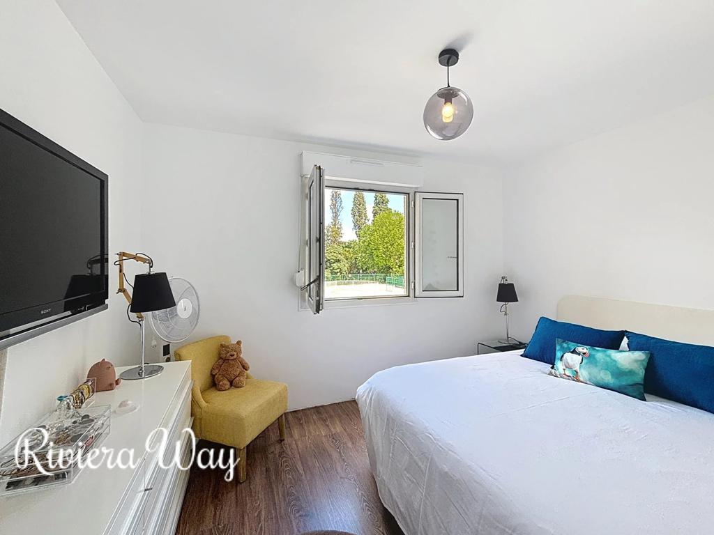 3 room apartment in Antibes, photo #7, listing #102997944