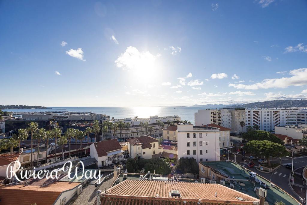 4 room apartment in Antibes, photo #10, listing #105160146