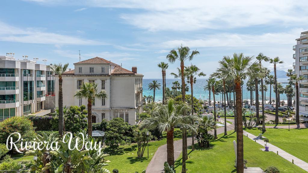 Apartment in Cannes, photo #10, listing #78916908
