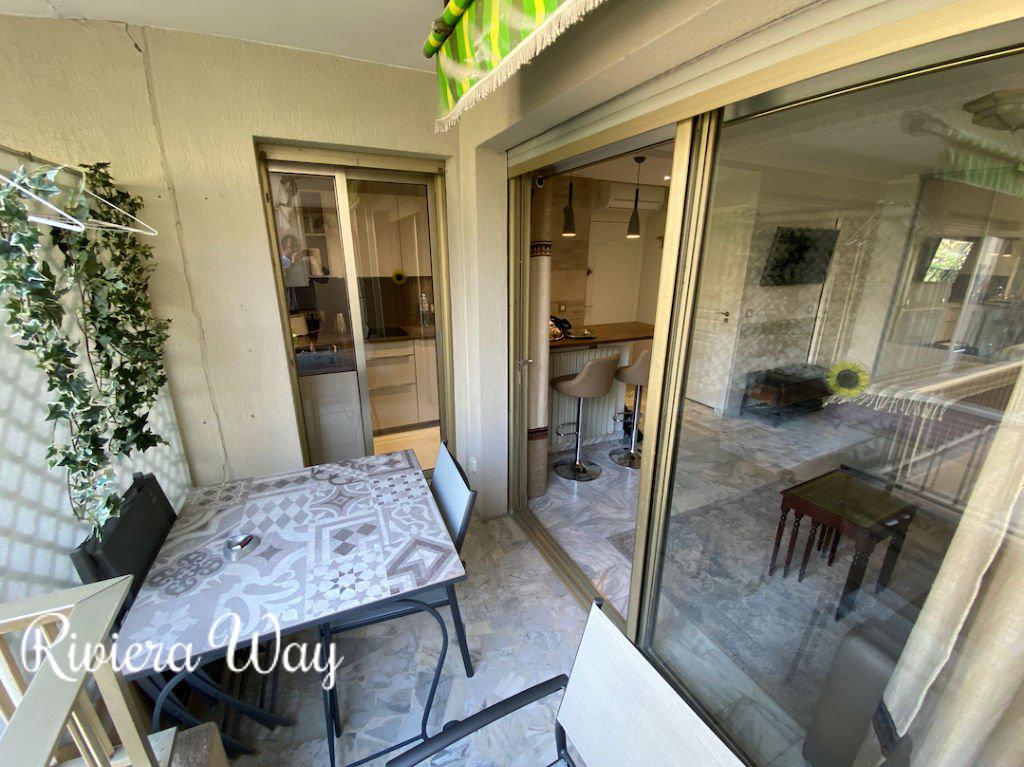 Apartment in Cannes, 25 m², photo #1, listing #80788764