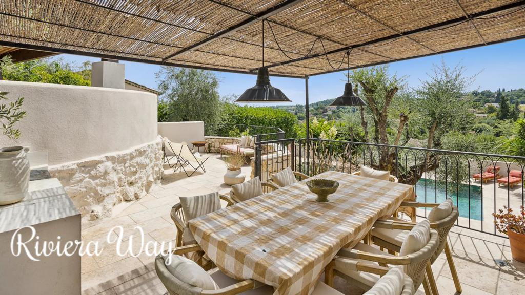 8 room villa in Le Rouret, photo #4, listing #107000208