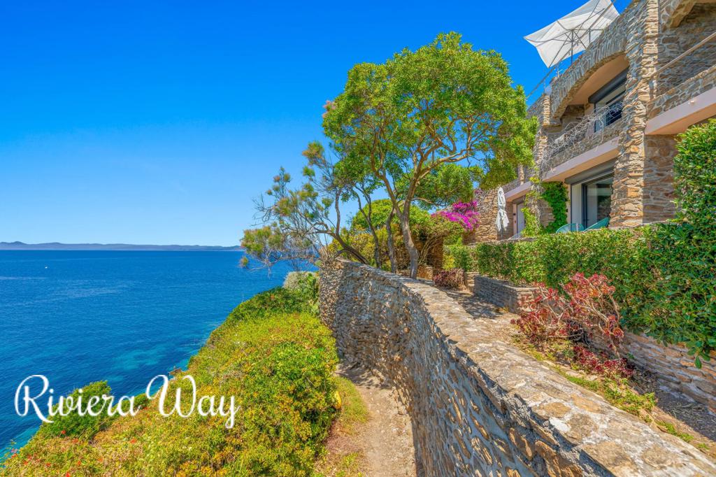 14 room villa in Hyères, photo #3, listing #106534554