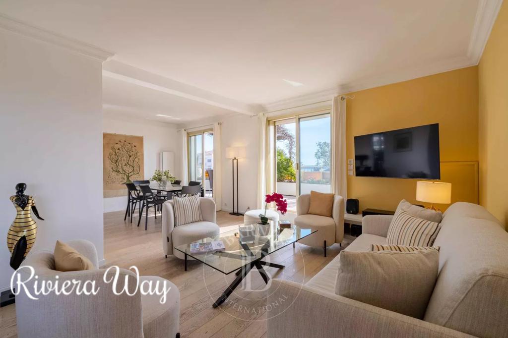 3 room apartment in Cannes, photo #1, listing #93474024