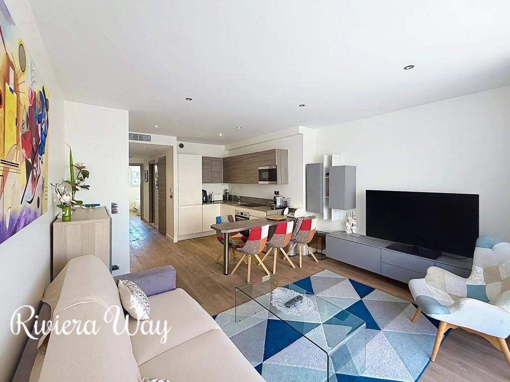 2 room apartment in Cannes, photo #4, listing #107078706