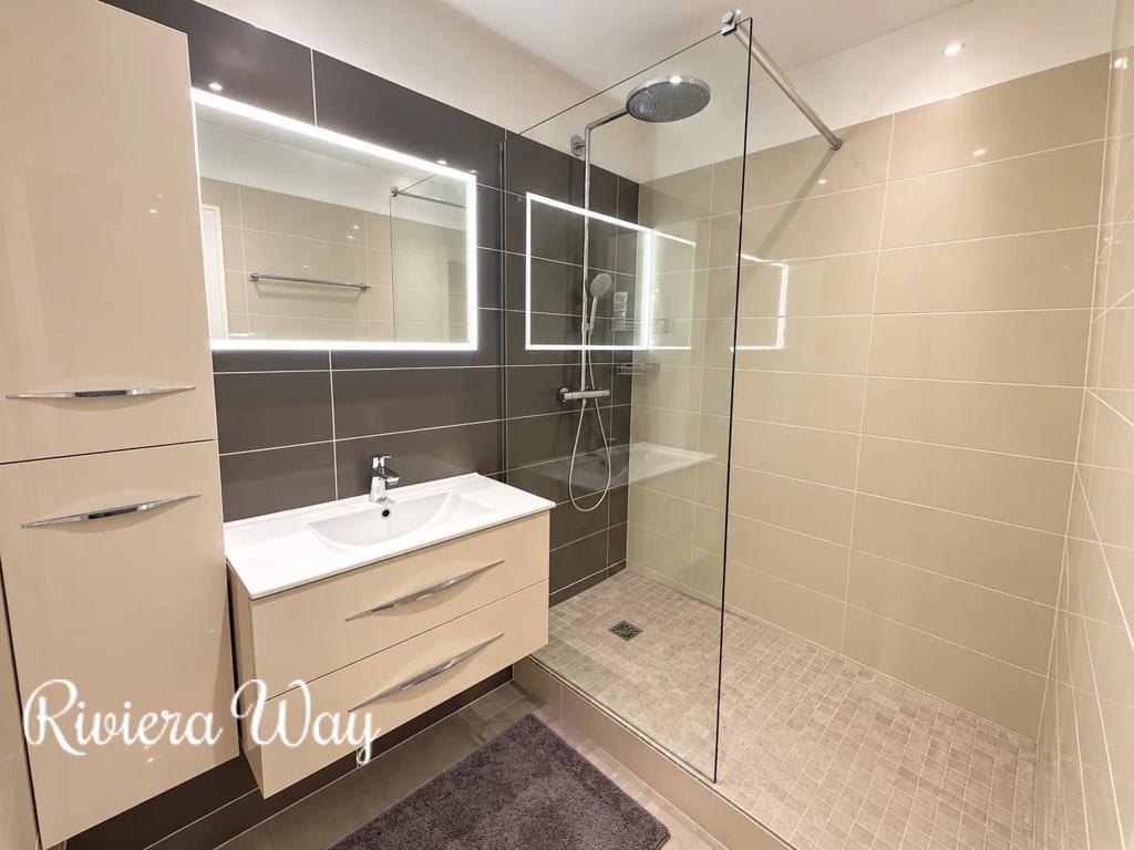 4 room apartment in Antibes, photo #7, listing #107069550
