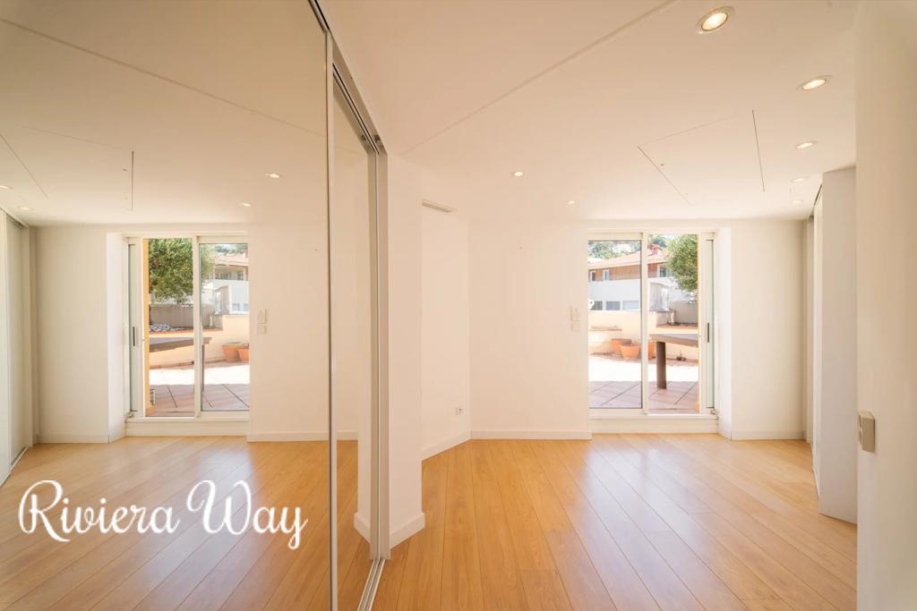 4 room apartment in Cannes, photo #10, listing #106239756