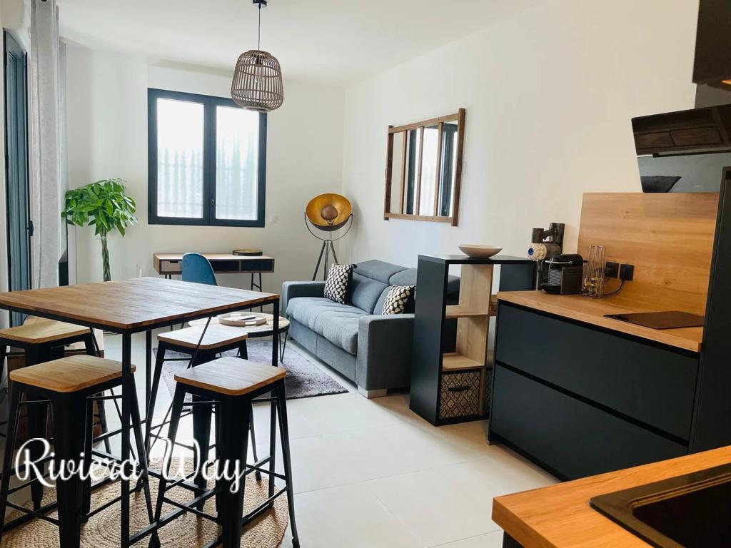 2 room apartment in Cannes, photo #1, listing #104396166