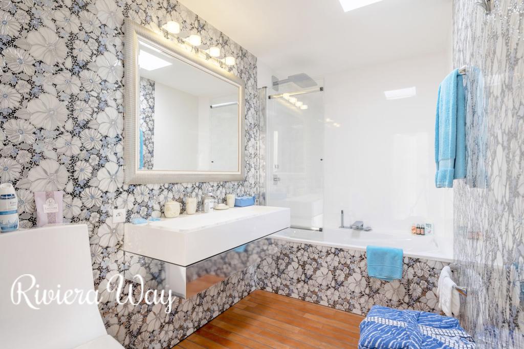 6 room villa in Cap d'Antibes, photo #7, listing #78858486