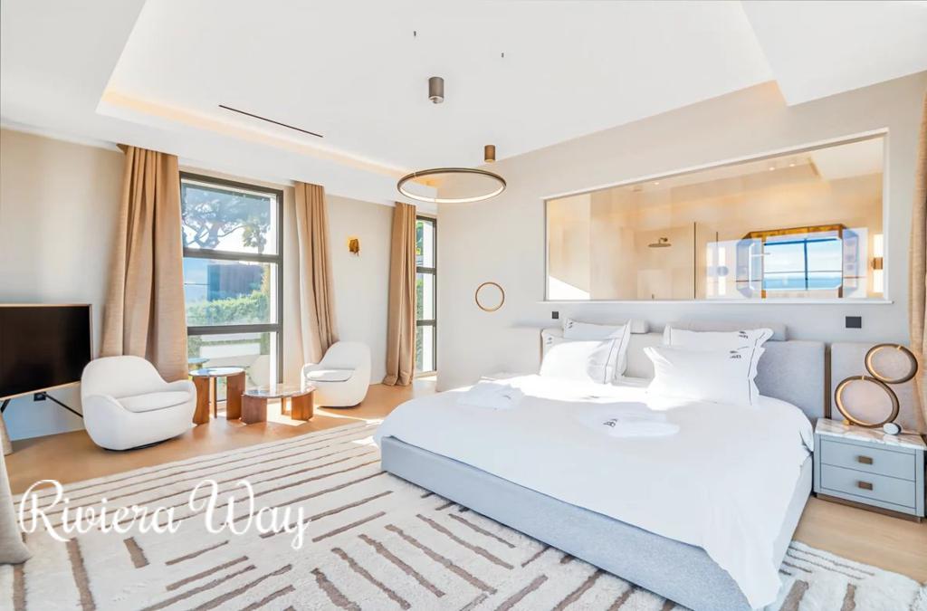 10 room villa in Vallauris, photo #5, listing #106764630