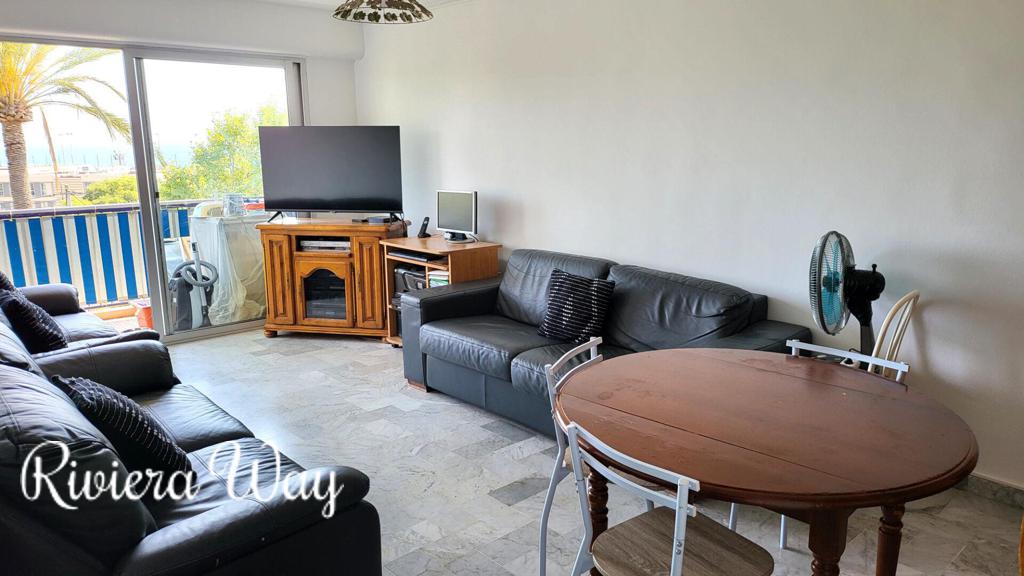 3 room apartment in Antibes, 65 m², photo #1, listing #103961928