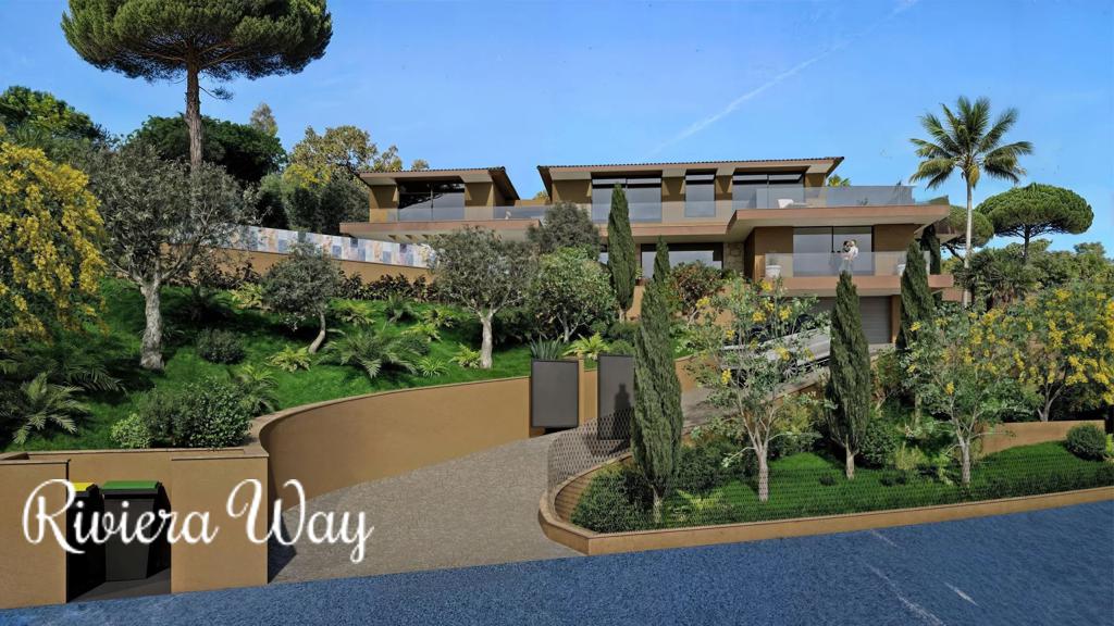 7 room villa in Sainte-Maxime, photo #3, listing #106268946