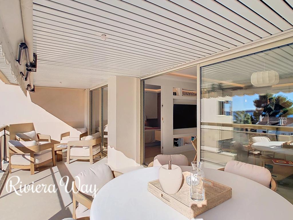 4 room apartment in Cannes, photo #4, listing #104780382