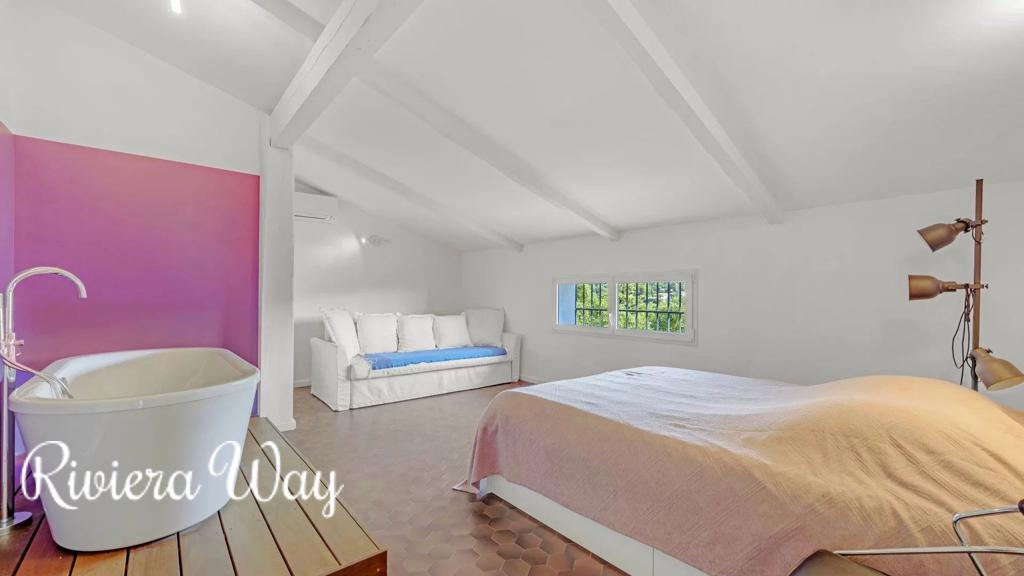 Villa in Cavalaire-sur-Mer, photo #5, listing #103906362